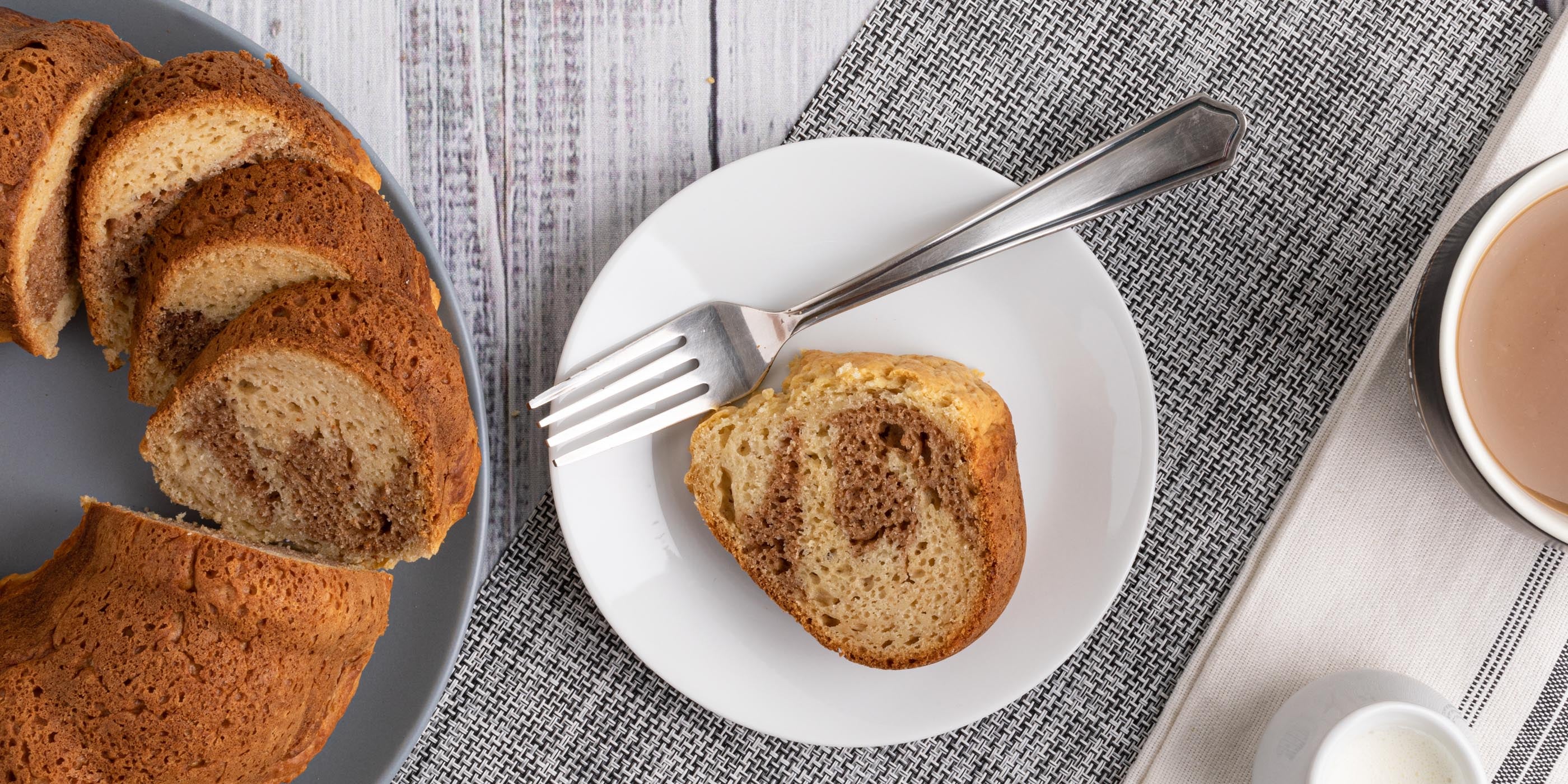 Gâteau avec tourbillon de can...