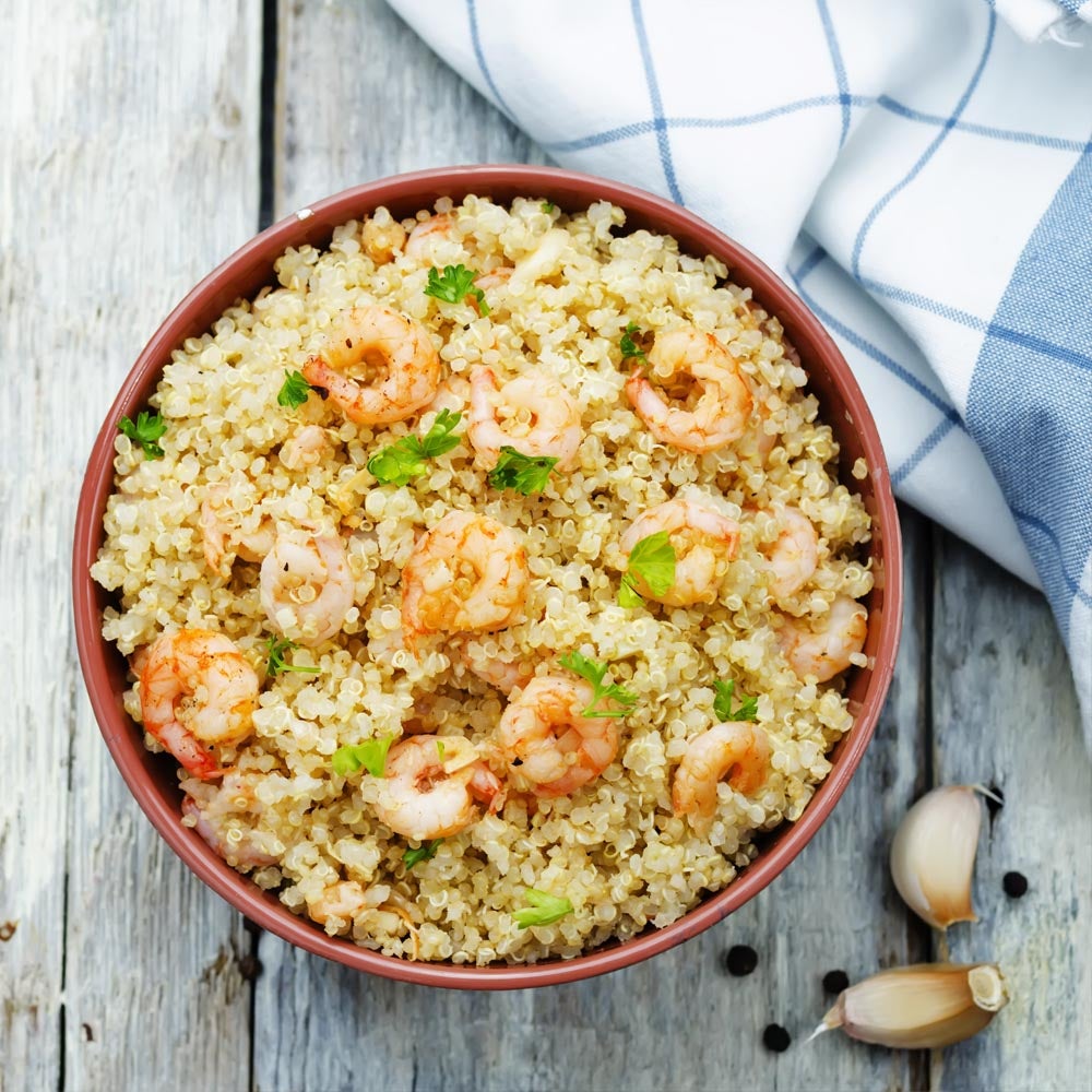 Crevettes glacées Sriracha au quinoa