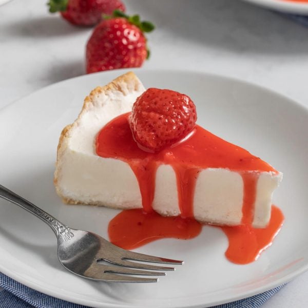 Italian Cream Pie with Strawberry Sauce