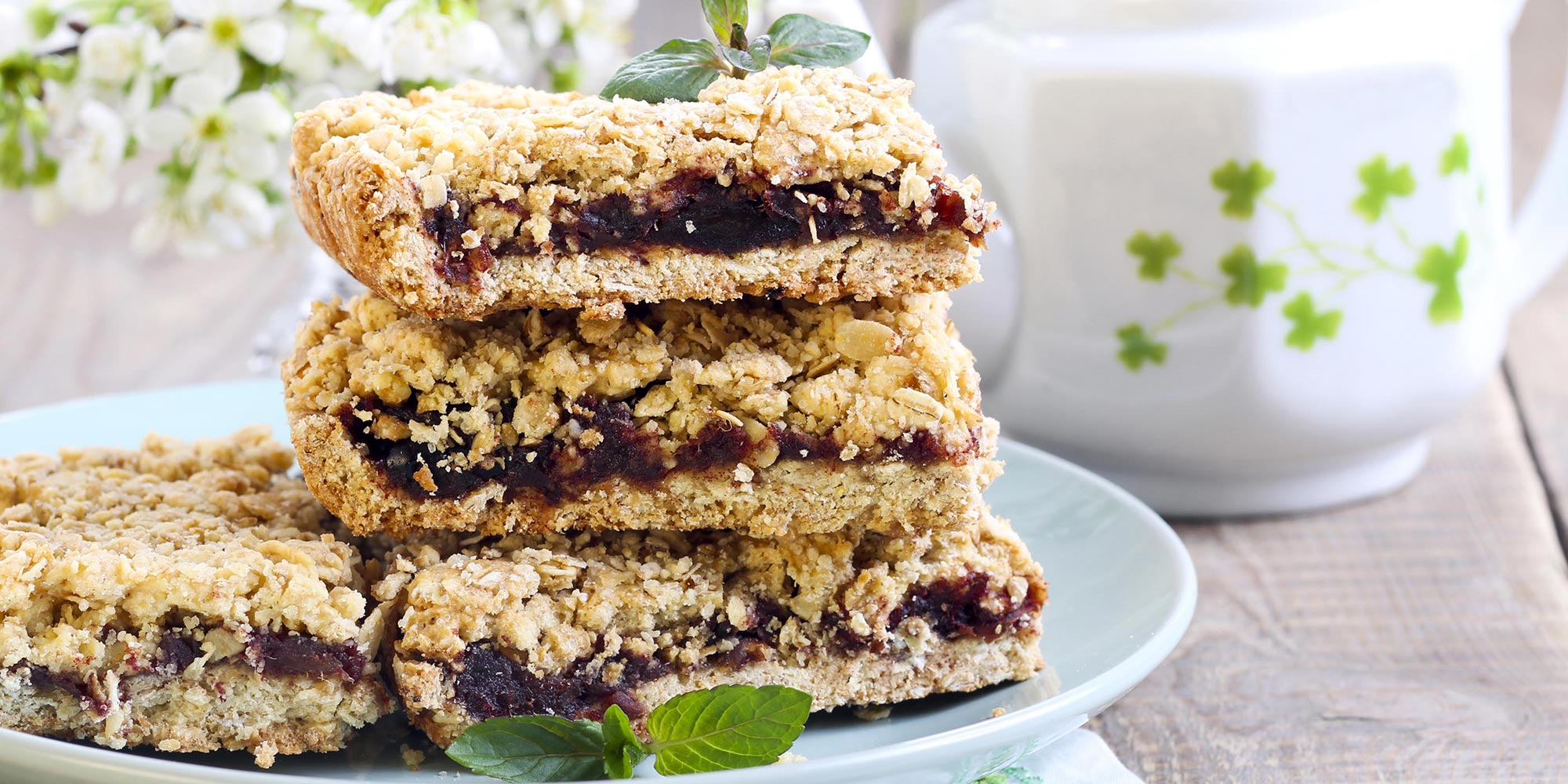 Oat-Date Bars