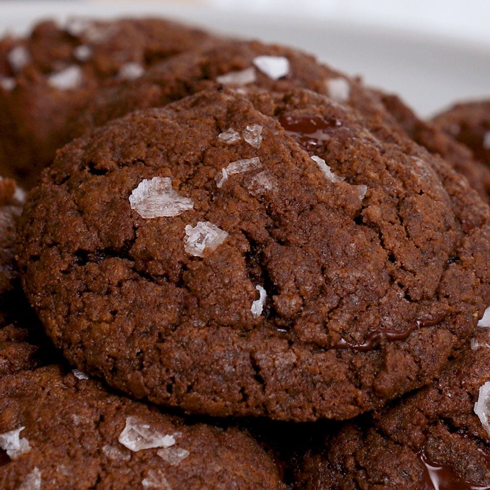 Espresso Chocolate Chunk Cookies With Sea Salt - Splenda®