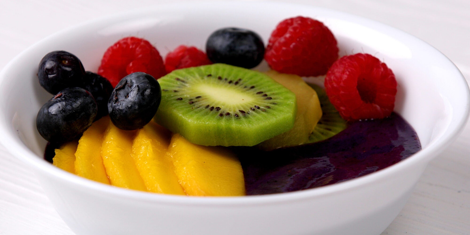 Bol de smoothie arc-en-ciel