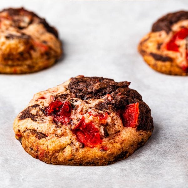 Biscuits tourbillonnants de cerises au chocolat