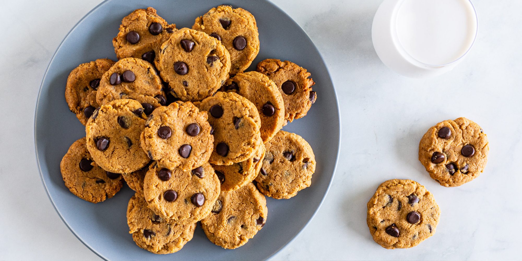 Biscuits aux pépites de chocolat et au beurre d’arachides - 5 ingrédients