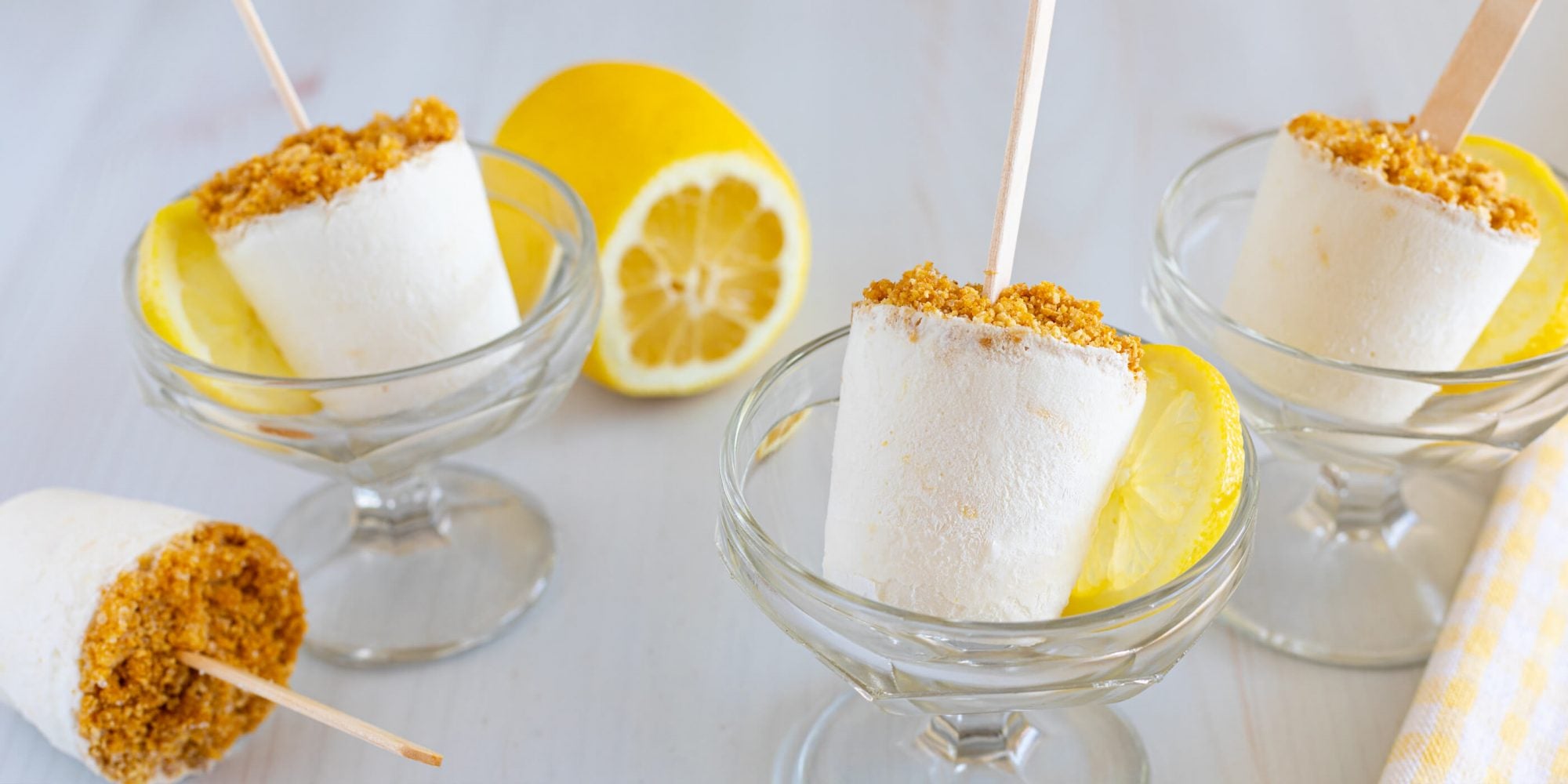 Sucettes glacées à la tarte au citron