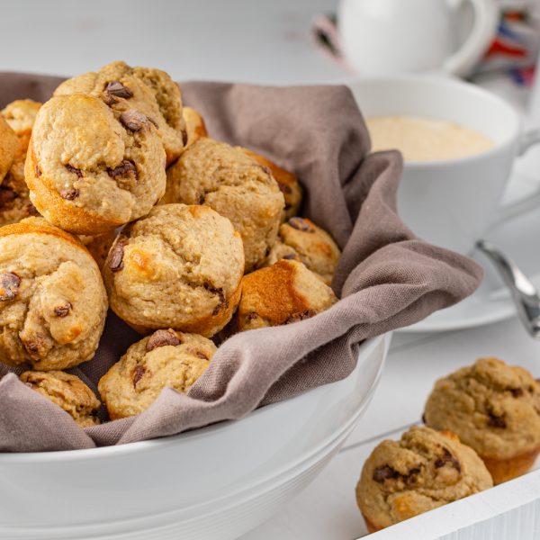 Mini muffins sans gluten aux pépites de chocolat et à la banane