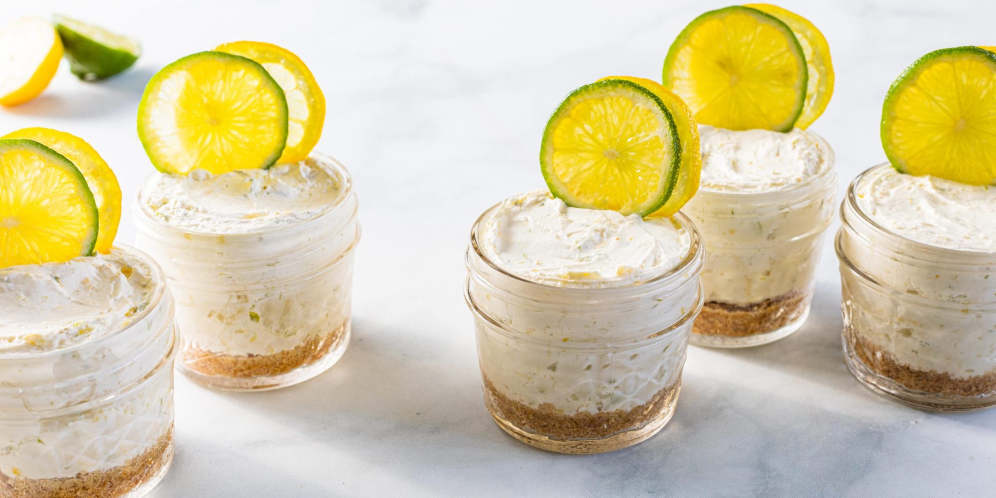 Mini gâteaux au fromage sans cuisson au citron et à la lime