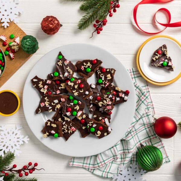 Écorce de biscuit au chocolat à la menthe poivrée