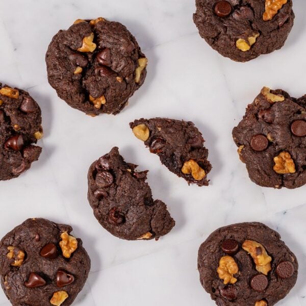 Biscuits aux noix et au double chocolat