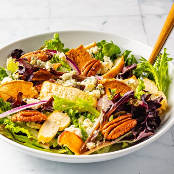 Salade de vinaigrette au cidre de pomme avec poulet