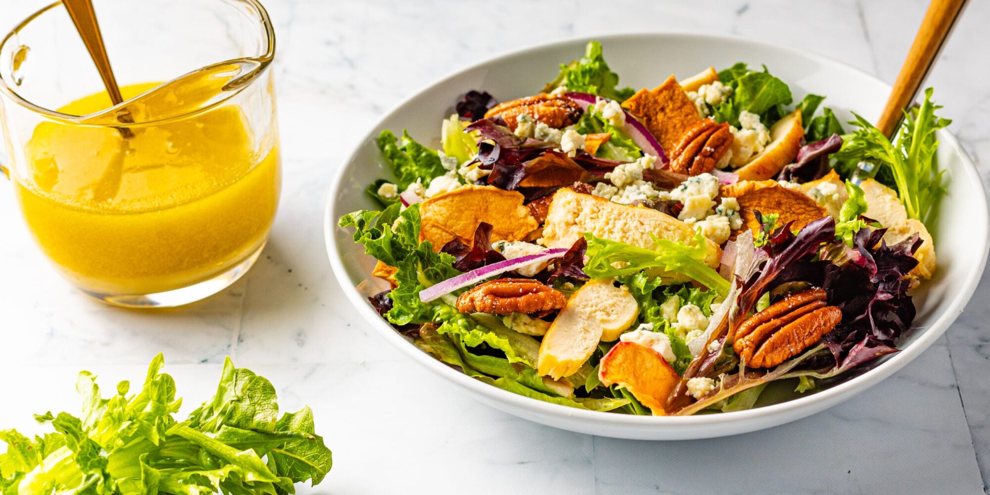 Salade de vinaigrette au cidre de pomme avec poulet