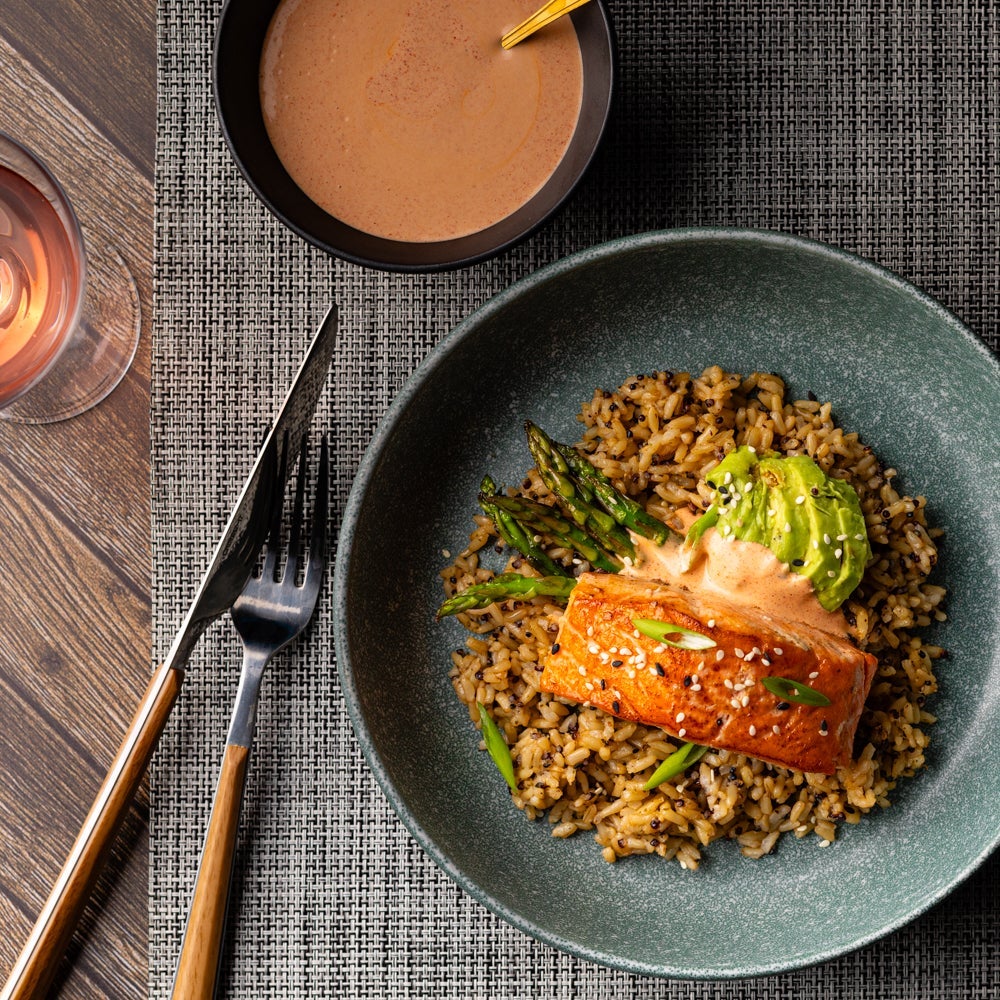 Air-Fryer Salmon Bowls with Yum Yum Sauce - Splenda®